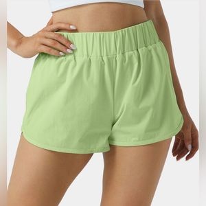 HALARA High Waisted Dolphin Hem Casual Shorts 2" - Size Medium